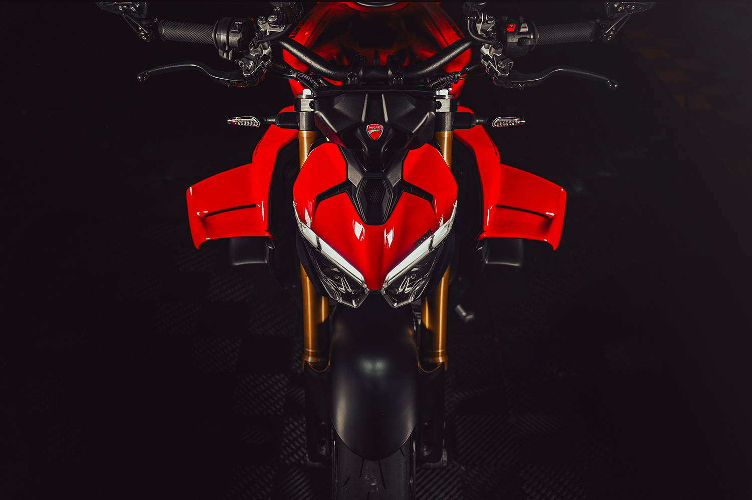 BT Moto (BrenTune) Stage 1+ Performance Calibration with Handheld Tuner for the Ducati Streetfighter V4 (2025+) BT Moto (BrenTune) Stage 1+ Performance Calibration with Handheld Tuner for the Ducati Streetfighter V4 (2025+)